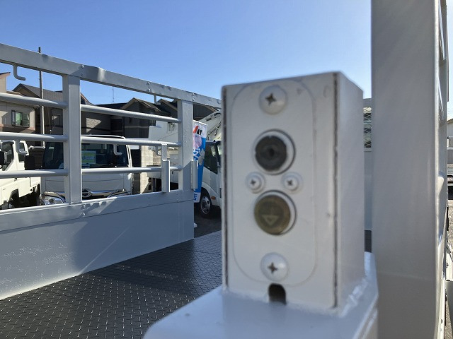 いすゞ フォワード 小型 平ボディ TRG-NKR85A(96497) 25枚目