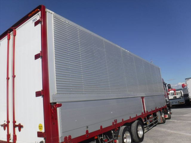 いすゞ ギガ 大型 アルミウィング QKG-CYJ77B(96500) 10枚目