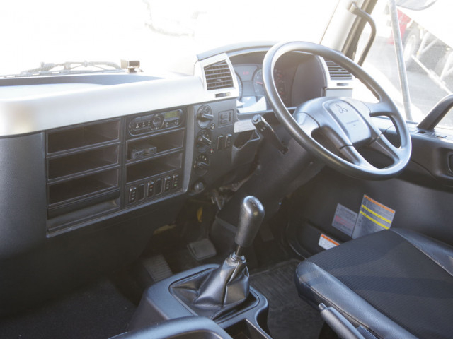 三菱ふそう ファイター 中型 平ボディ 2KG-FK61F(96501) 28枚目