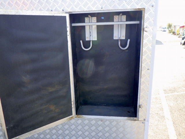 日野 レンジャー 中型 平ボディ TKG-FC9JKAG(96508) 17枚目