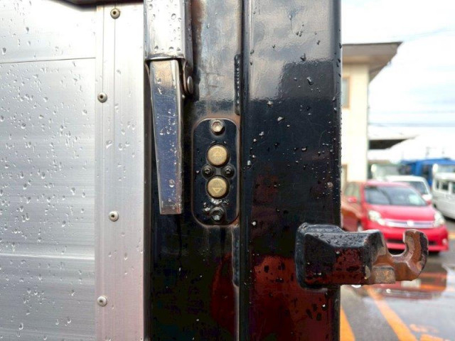 三菱ふそう ファイター 増トン 平ボディ QKG-FK65FZ(96512) 10枚目