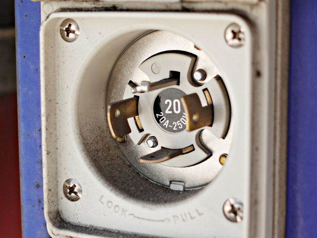 いすゞ エルフ 小型 冷凍冷蔵バン TKG-NHS85AN(96519) 15枚目