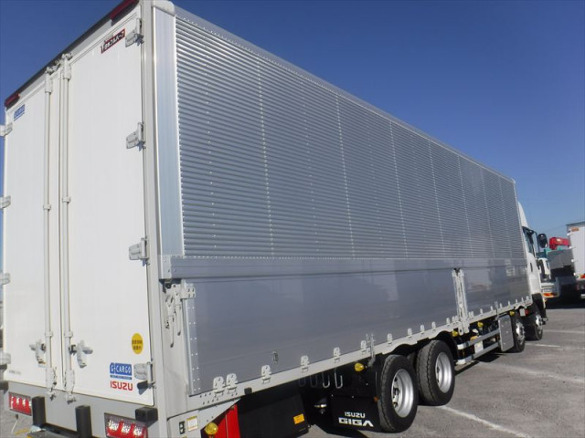 いすゞ ギガ 大型 アルミウィング 2PG-CYJ77D(96521) 9枚目