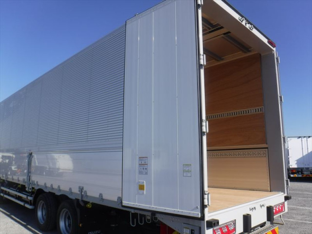 いすゞ ギガ 大型 アルミウィング 2PG-CYJ77D(96521) 18枚目