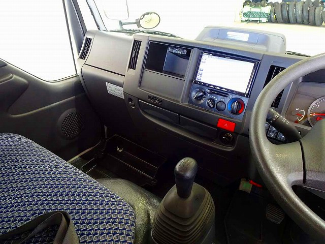 いすゞ エルフ 小型 平ボディ 2RG-NJR88A(96524) 9枚目