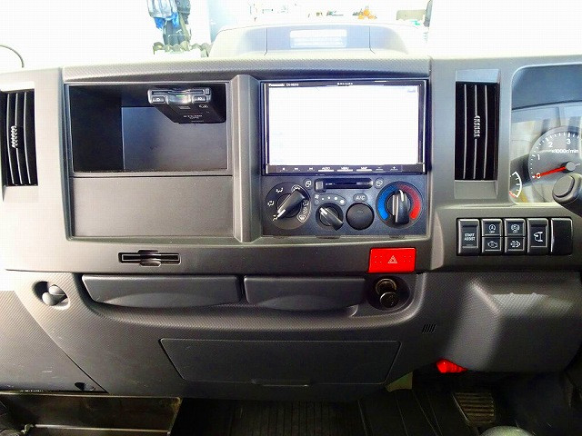 いすゞ エルフ 小型 平ボディ 2RG-NJR88A(96524) 10枚目