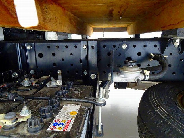 いすゞ エルフ 小型 平ボディ 2RG-NJR88A(96524) 31枚目