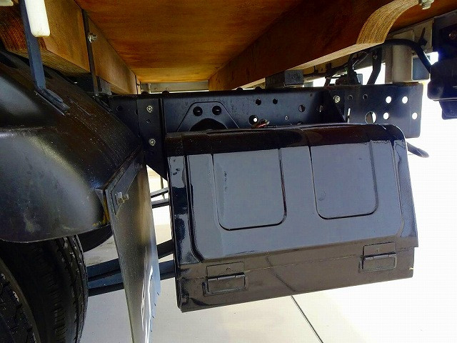 いすゞ エルフ 小型 平ボディ 2RG-NJR88A(96524) 33枚目