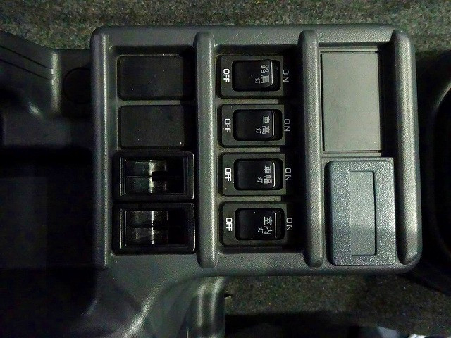 いすゞ フォワード 中型 アルミウィング 2RG-FRR90T2(96525) 15枚目