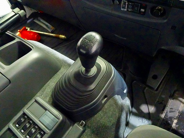 いすゞ フォワード 中型 アルミウィング 2RG-FRR90T2(96525) 16枚目