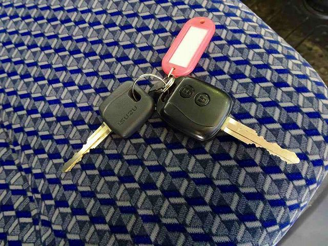 いすゞ エルフ 小型 平ボディ 2RG-NJR88A(96524) 39枚目