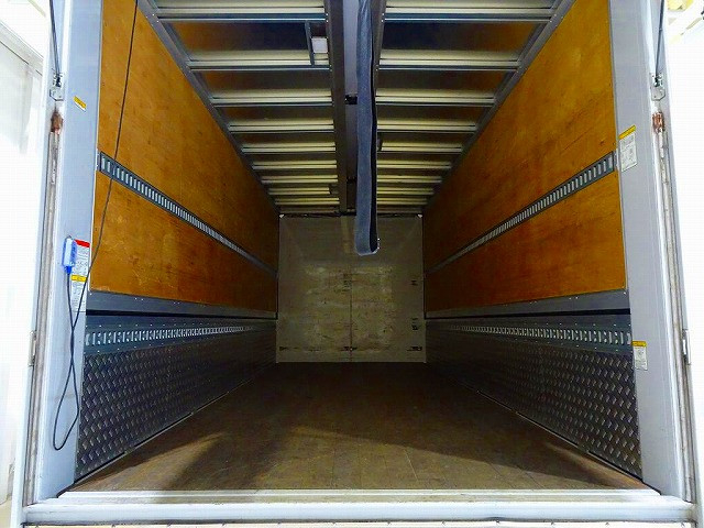 いすゞ フォワード 中型 アルミウィング 2RG-FRR90T2(96525) 22枚目