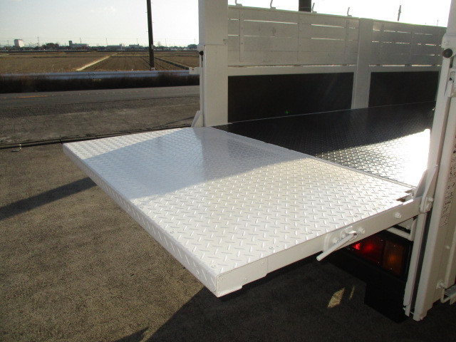 いすゞ エルフ 小型 平ボディ TRG-NKR85A(96526) 4枚目