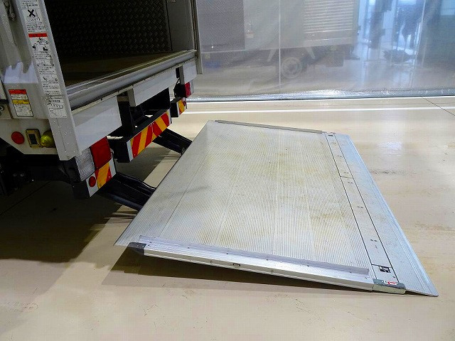 いすゞ フォワード 中型 アルミウィング 2RG-FRR90T2(96525) 35枚目