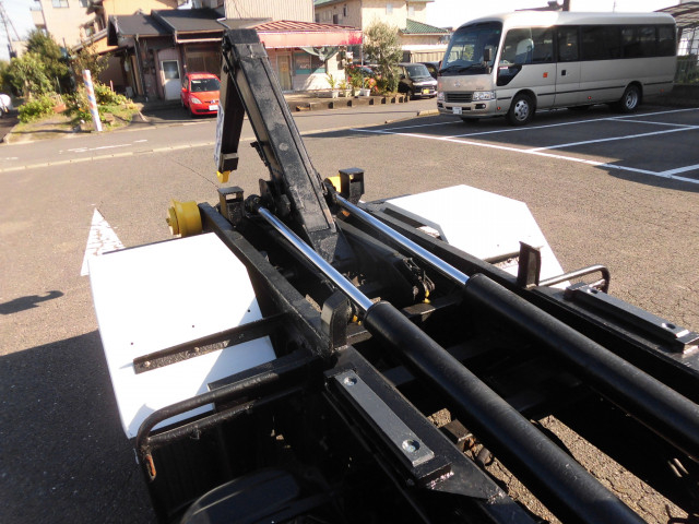 いすゞ エルフ 小型 コンテナ専用車 TKG-NKR85AN(96529) 12枚目