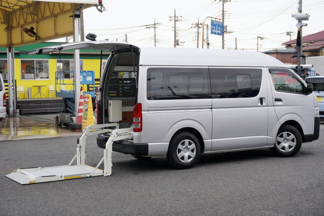 トヨタ ハイエース 小型 ライトバン CBF-TRH200K(96556) 9枚目