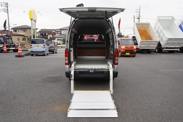 トヨタ ハイエース 小型 ライトバン CBF-TRH200K(96556) 15枚目