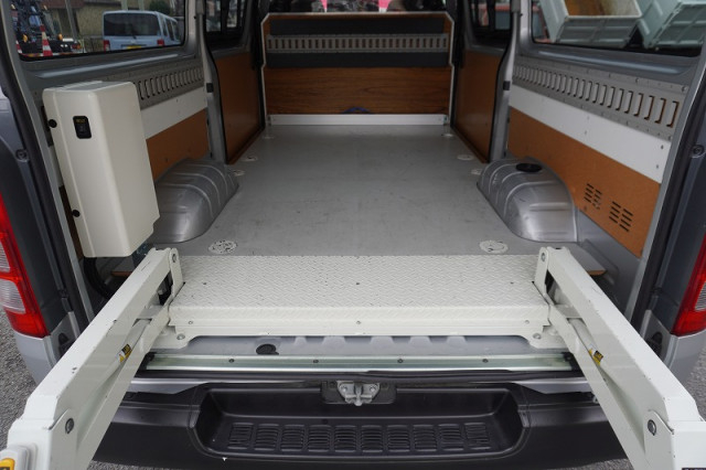 トヨタ ハイエース 小型 ライトバン CBF-TRH200K(96556) 16枚目