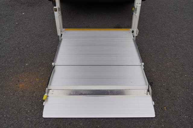 トヨタ ハイエース 小型 ライトバン CBF-TRH200K(96556) 19枚目