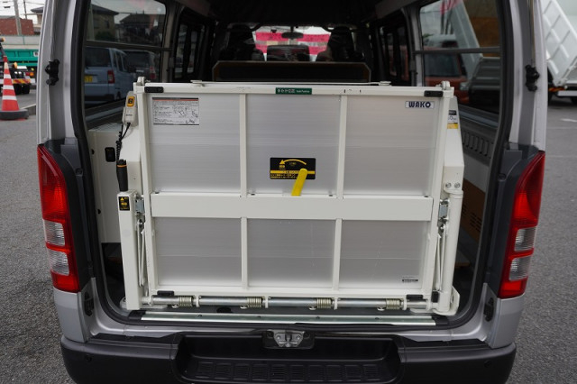 トヨタ ハイエース 小型 ライトバン CBF-TRH200K(96556) 23枚目