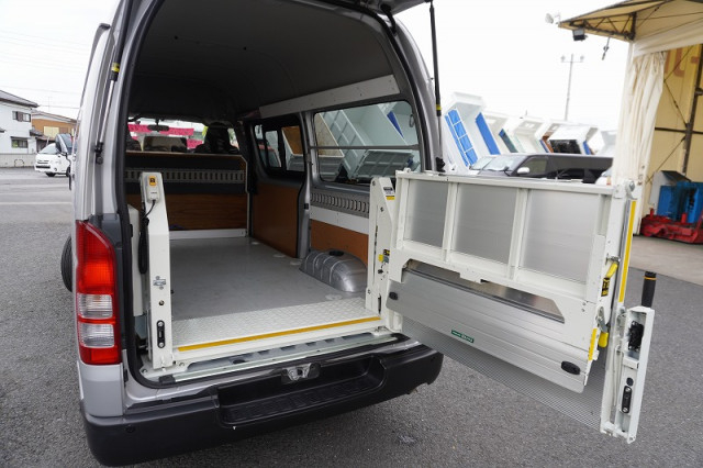 トヨタ ハイエース 小型 ライトバン CBF-TRH200K(96556) 24枚目