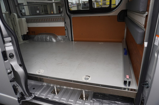 トヨタ ハイエース 小型 ライトバン CBF-TRH200K(96556) 28枚目