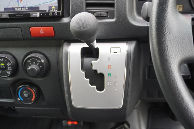 トヨタ ハイエース 小型 ライトバン CBF-TRH200K(96556) 31枚目