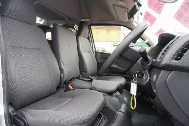 トヨタ ハイエース 小型 ライトバン CBF-TRH200K(96556) 37枚目