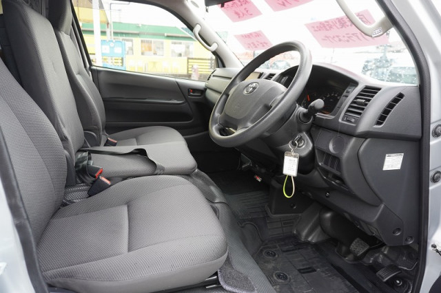 トヨタ ハイエース 小型 ライトバン CBF-TRH200K(96556) 38枚目