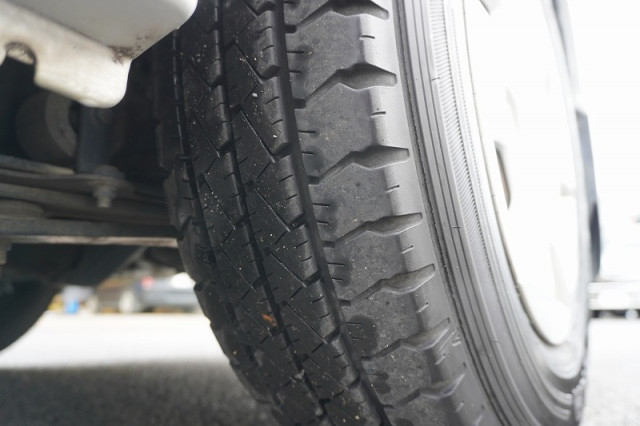 トヨタ ハイエース 小型 ライトバン CBF-TRH200V(96558) 11枚目