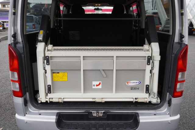 トヨタ ハイエース 小型 ライトバン CBF-TRH200V(96558) 22枚目