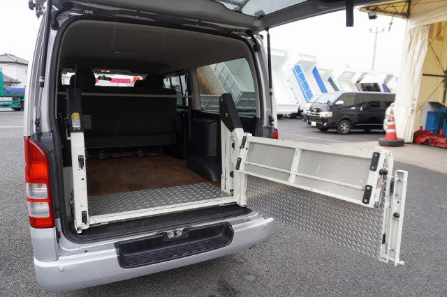 トヨタ ハイエース 小型 ライトバン CBF-TRH200V(96558) 23枚目