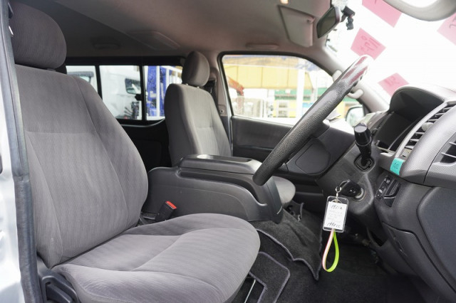 トヨタ ハイエース 小型 ライトバン CBF-TRH200V(96558) 41枚目