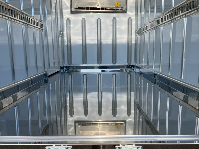 三菱ふそう キャンター 小型 冷凍冷蔵バン 2RG-FBAV0(96577) 11枚目