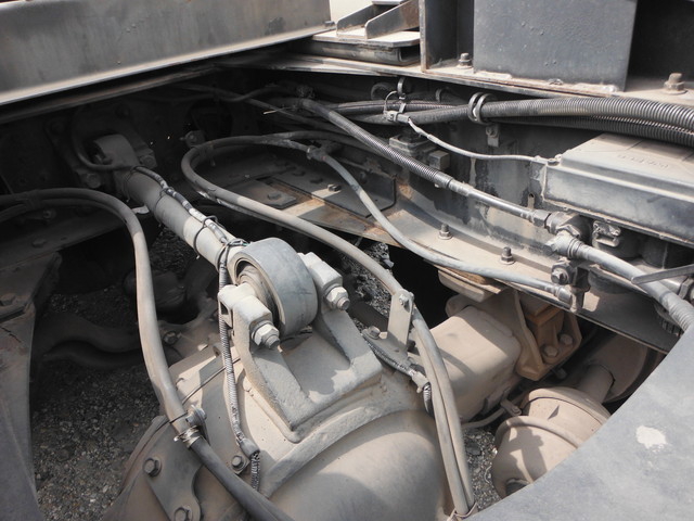 UDトラックス（日産） クオン 大型 トラクタ KL-CW632GHT(2635) 8枚目
