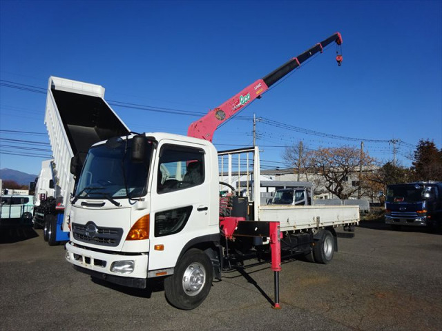 日野 レンジャー 小型 平ボディ（クレーン付） TKG-FC9JKAP(99253) 1枚目
