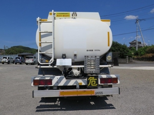 いすゞ ギガ 大型 タンクローリー PDG-CYG77P8(8368) 5枚目
