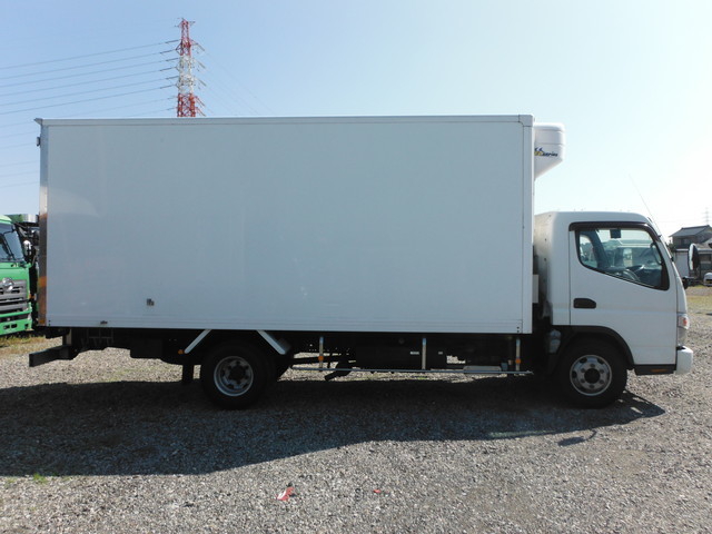 三菱ふそう キャンター 小型 冷蔵冷凍バン PDG-FE83DY(1615) 9枚目