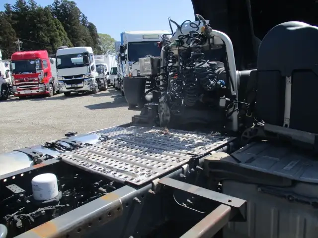 ボルボ 大型 トラクタ 2DG-KA2TEA2(106912) 30枚目