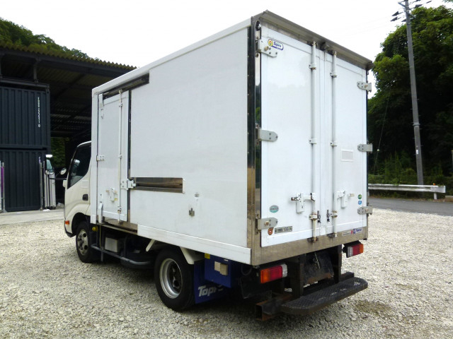 日野 デュトロ 小型 冷蔵冷凍バン 2RG-XZC605M(112300) 6枚目