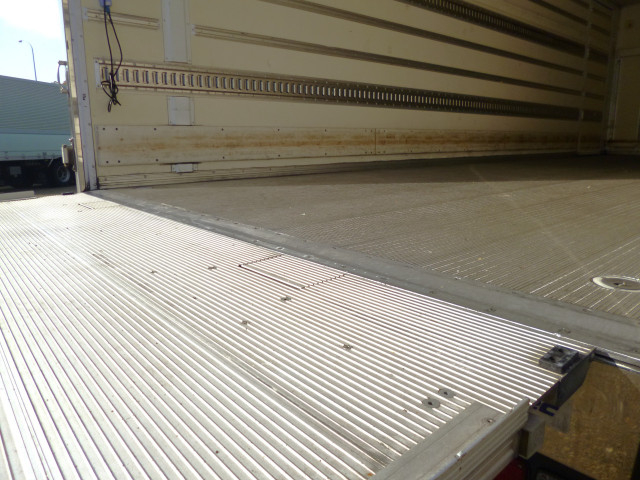 日野 レンジャー 増トン 冷凍冷蔵バン 2PG-FE2ABG(96583) 24枚目