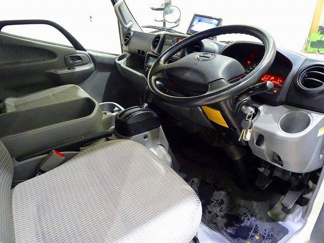 日野 デュトロ 小型 冷凍冷蔵バン TPG-XZC605M(96586) 5枚目