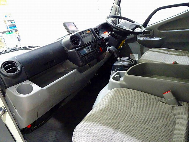 日野 デュトロ 小型 冷凍冷蔵バン TPG-XZC605M(96586) 7枚目