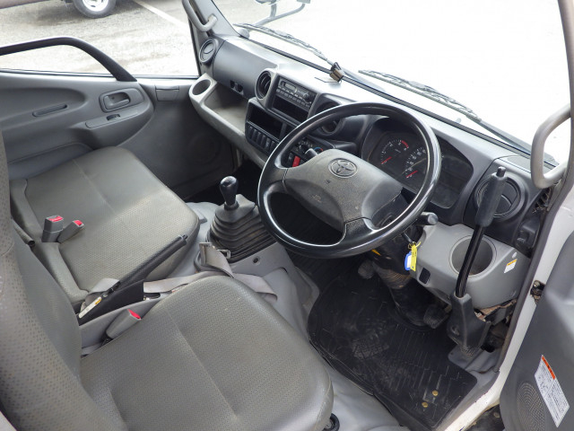 トヨタ ダイナ 小型 土砂ダンプ TKG-XZU620D(96592) 6枚目