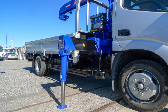 日野 デュトロ 小型 クレーン付き TKG-XZU655M(96594) 9枚目