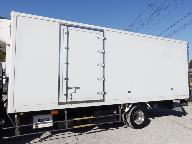 いすゞ フォワード 中型 冷凍冷蔵バン TKG-FRR90T2(96596) 10枚目