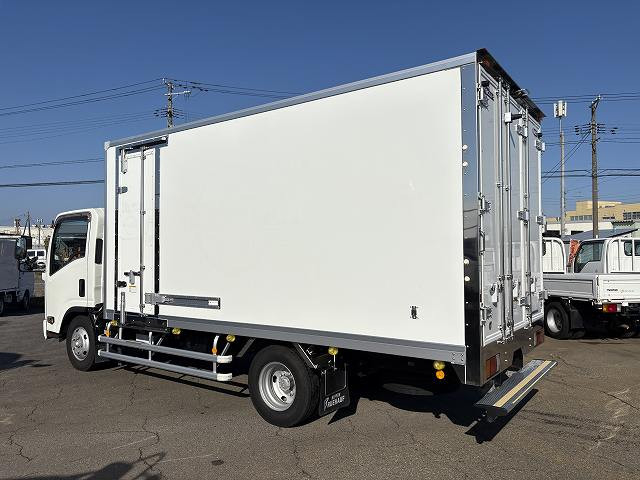 いすゞ エルフ 小型 冷凍冷蔵バン 2RG-NPR88AN(96620) 4枚目