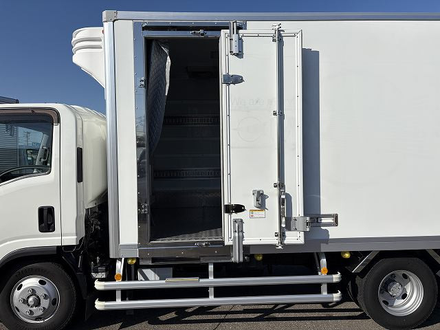 いすゞ エルフ 小型 冷凍冷蔵バン 2RG-NPR88AN(96620) 7枚目