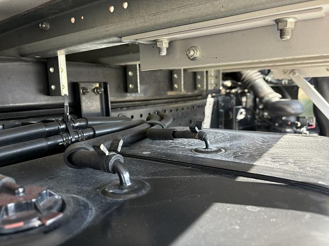 いすゞ エルフ 小型 冷凍冷蔵バン 2RG-NPR88AN(96620) 23枚目