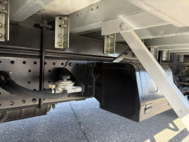 いすゞ エルフ 小型 冷凍冷蔵バン 2RG-NPR88AN(96620) 24枚目